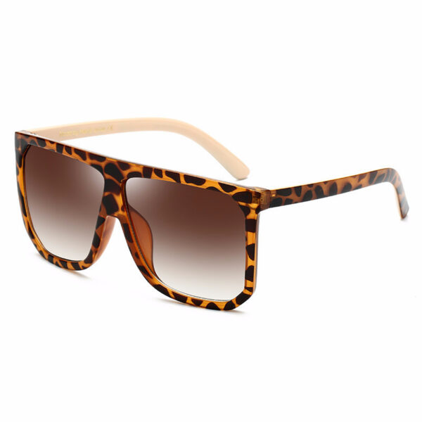 Women's large frame sunglasses - Image 5