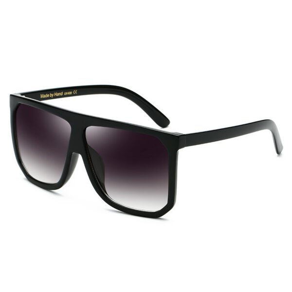 Women's large frame sunglasses - Image 4